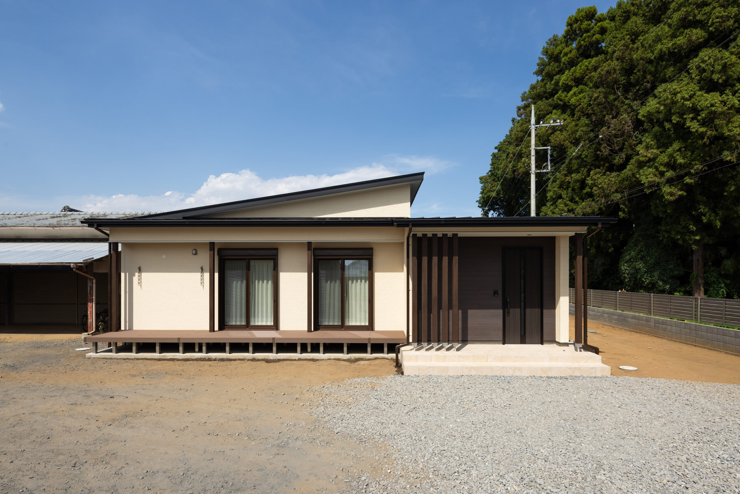 光と木のぬくもりに包まれた、家族思いの住まい
