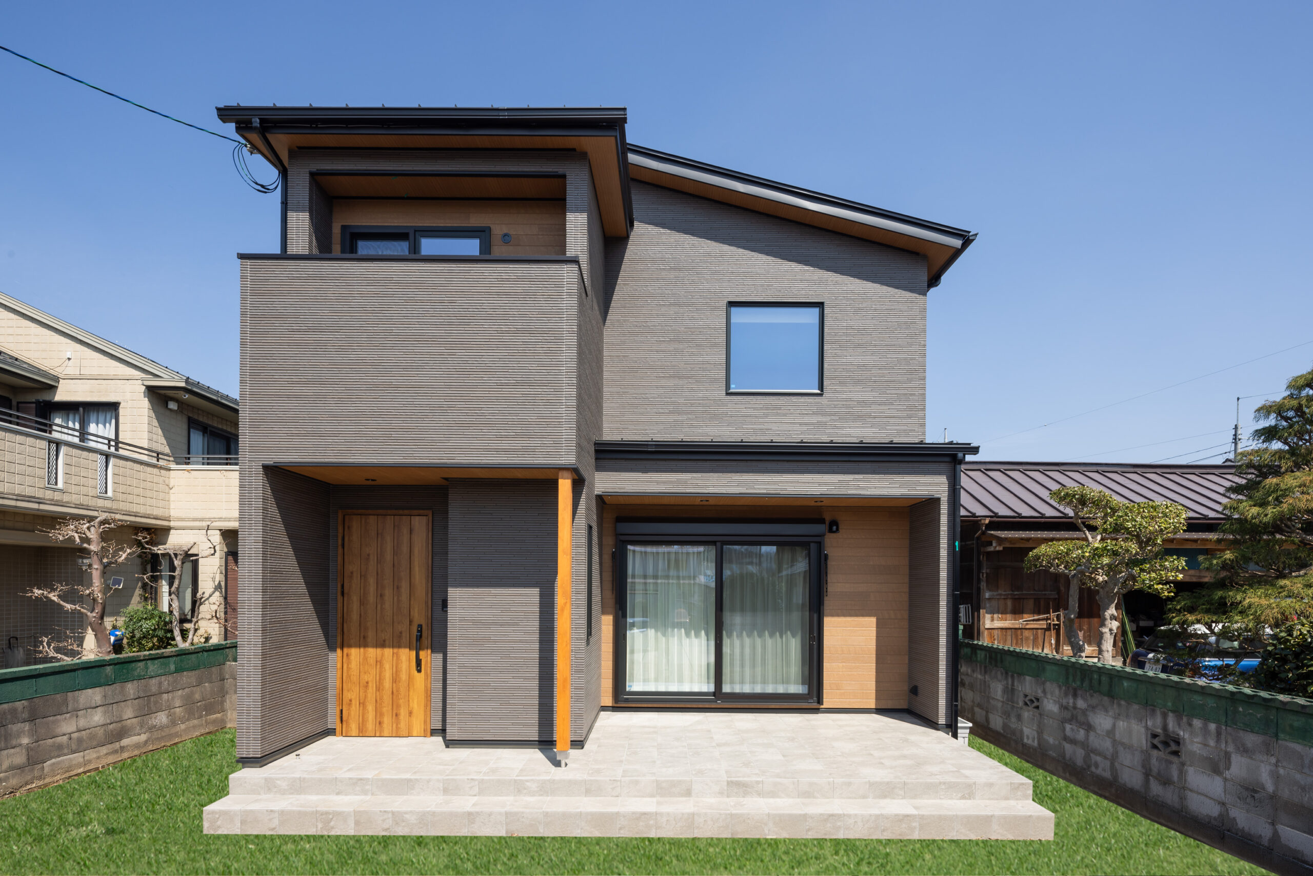 高低差を活かした、開放感あふれる立体的な住まい