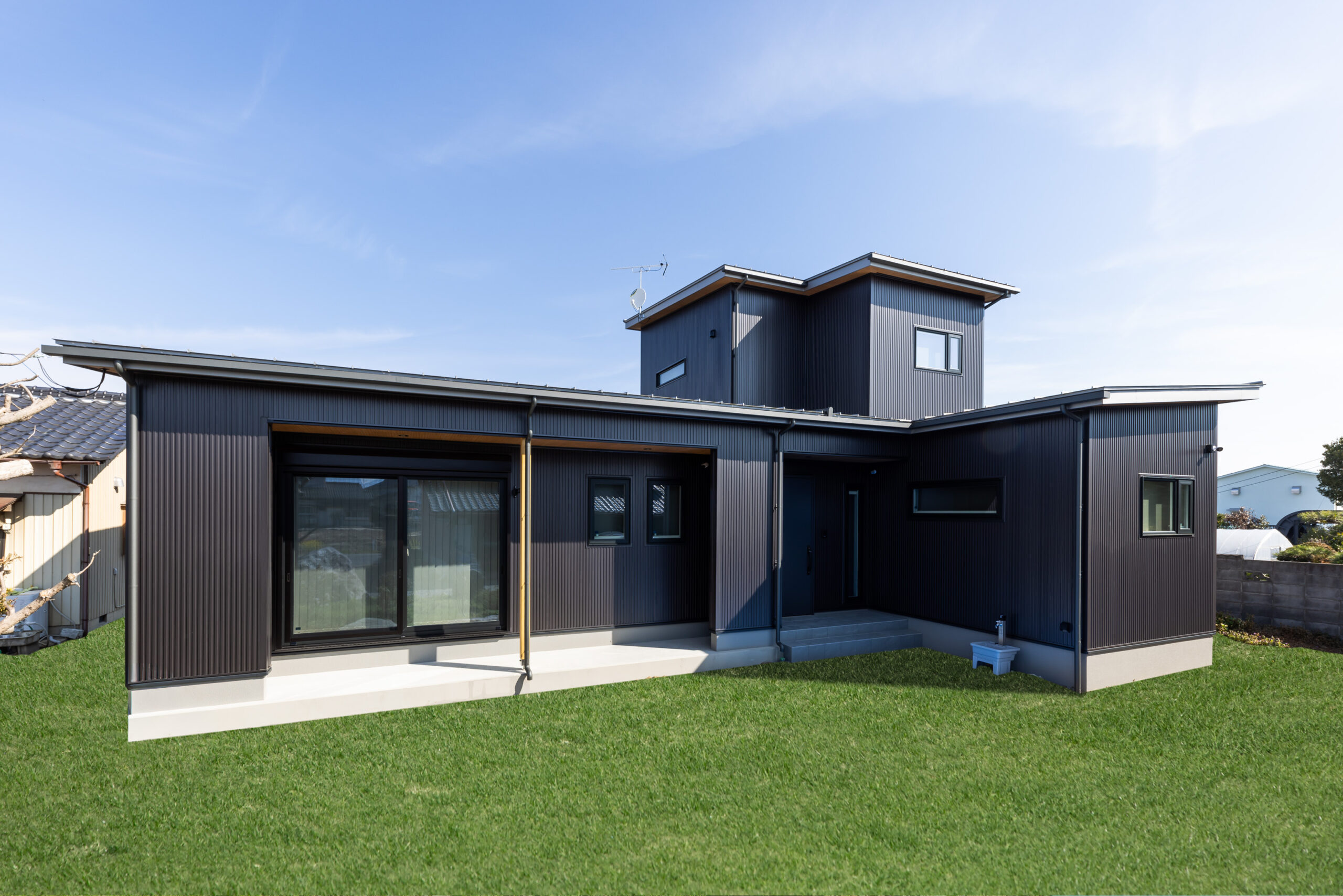 開放感とぬくもりが調和する、家族が集う住まい